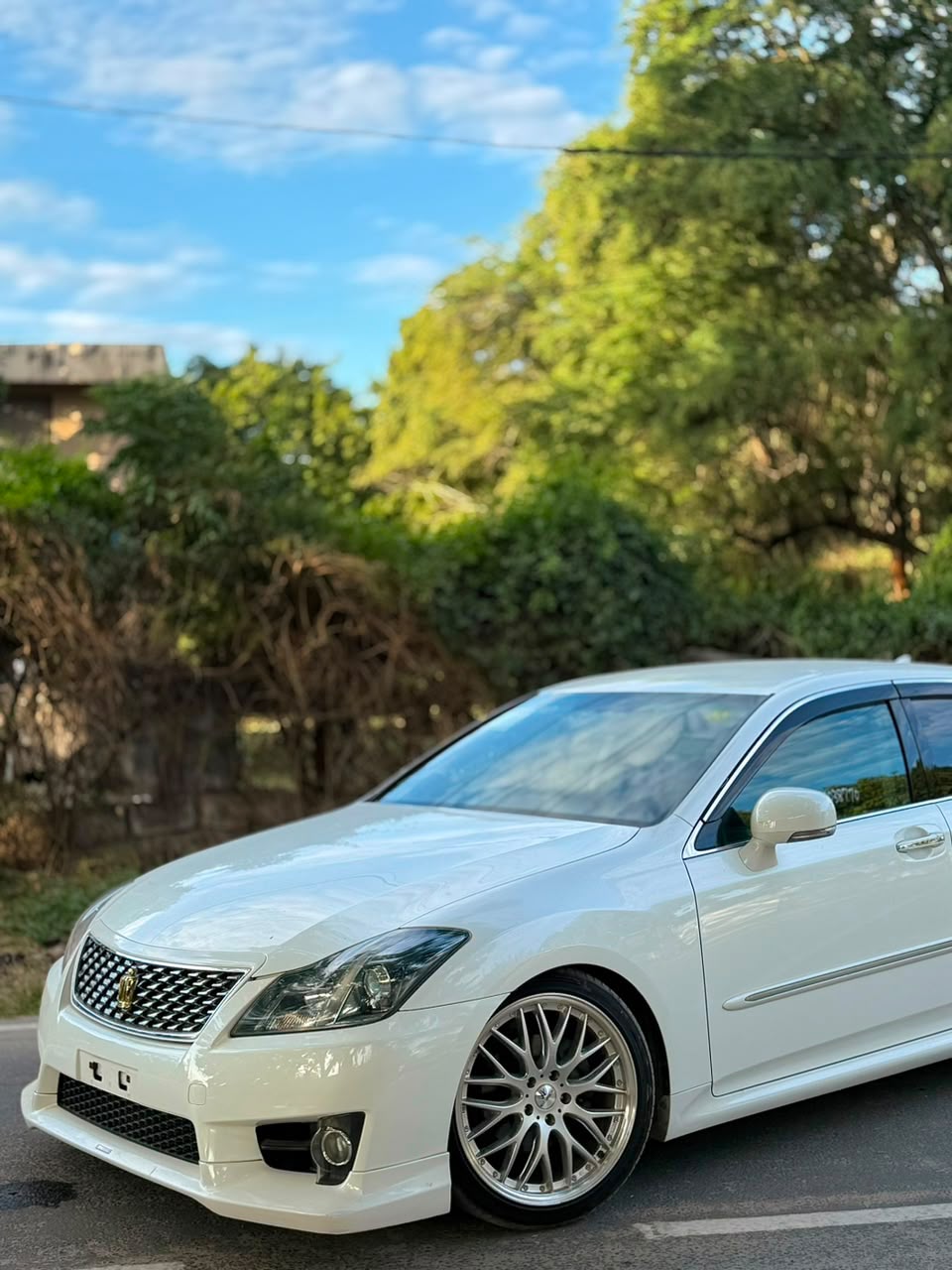 TOYOTA CROWN ATHLETES thumbnail 6